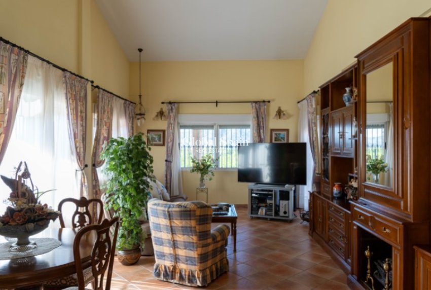 Resale - VILLA -
ORIHUELA - Inland