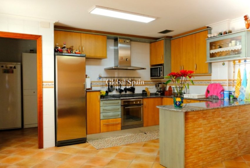 Resale - VILLA -
ORIHUELA - Inland