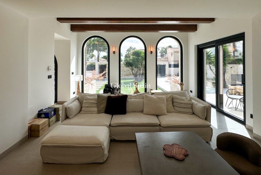 Resale - VILLA -
ORIHUELA - Inland