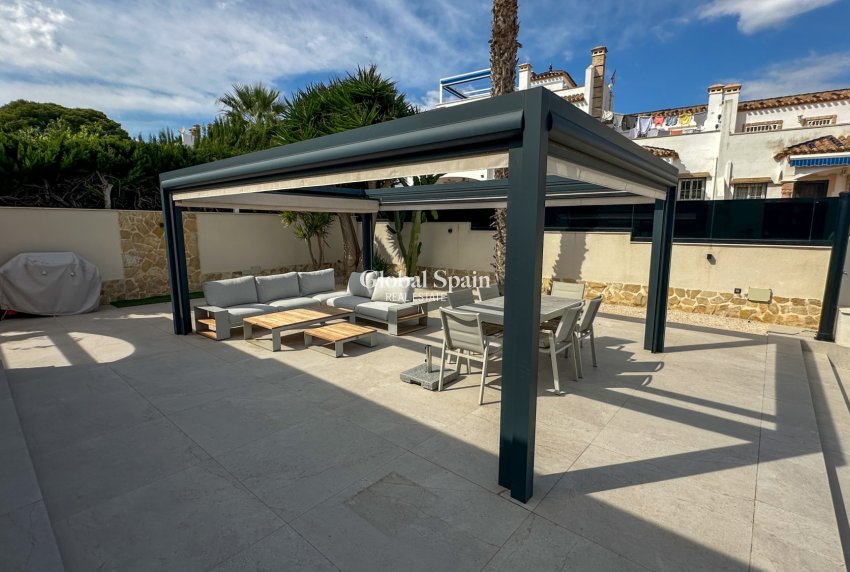 Resale - VILLA -
ORIHUELA - Inland