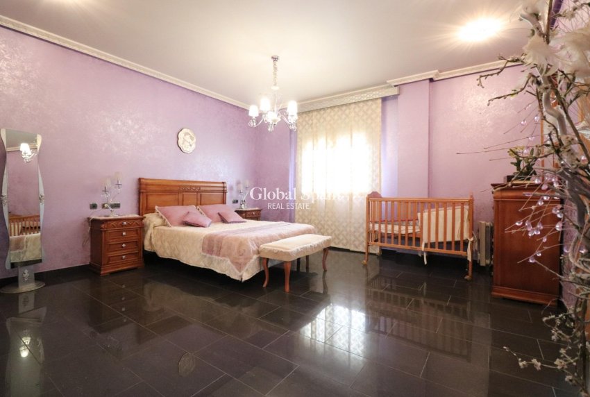 Resale - VILLA -
ORIHUELA - La Campaneta