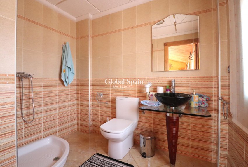 Resale - VILLA -
ORIHUELA - La Campaneta