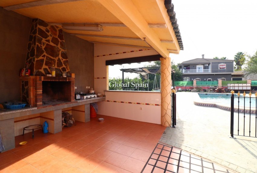 Resale - VILLA -
ORIHUELA - La Campaneta