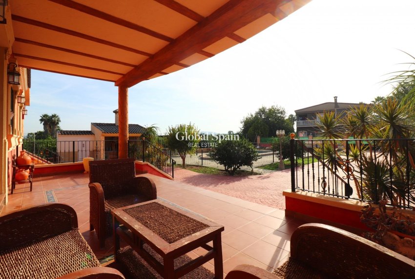 Resale - VILLA -
ORIHUELA - La Campaneta