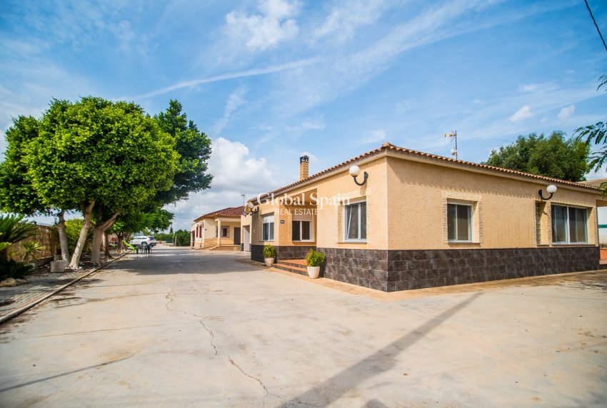 Resale - VILLA -
ORIHUELA - La Matanza