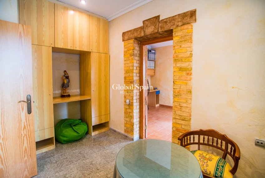 Resale - VILLA -
ORIHUELA - La Matanza