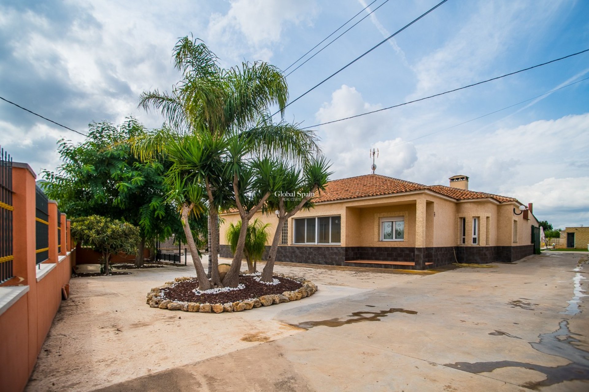 Resale - VILLA -
ORIHUELA - La Matanza