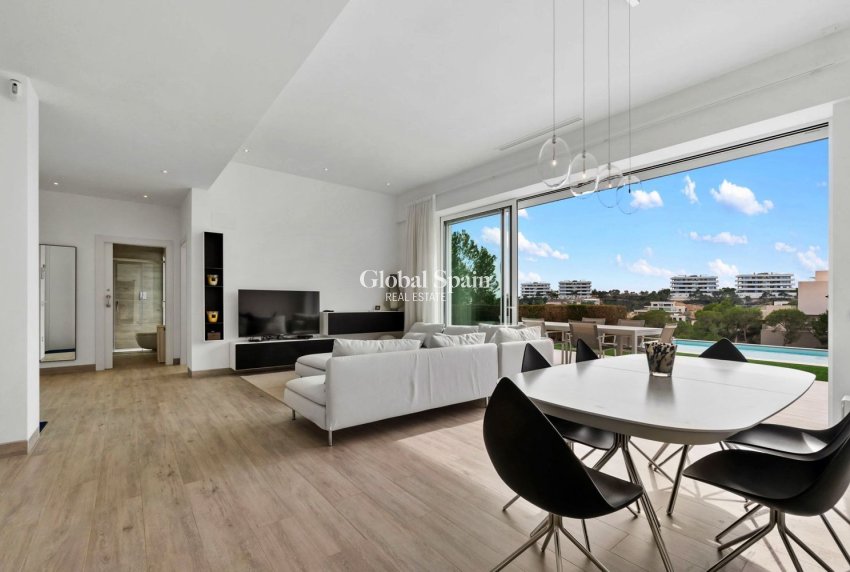 Resale - VILLA -
ORIHUELA - LAS COLINAS GOLF RESORT