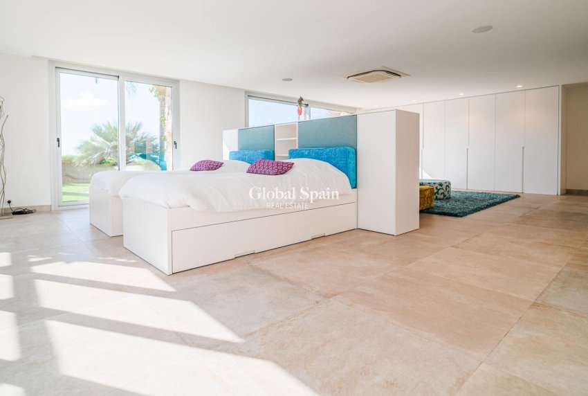 Resale - VILLA -
ORIHUELA - LAS COLINAS GOLF RESORT