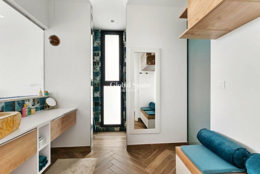 Resale - VILLA -
ORIHUELA - LAS COLINAS GOLF RESORT