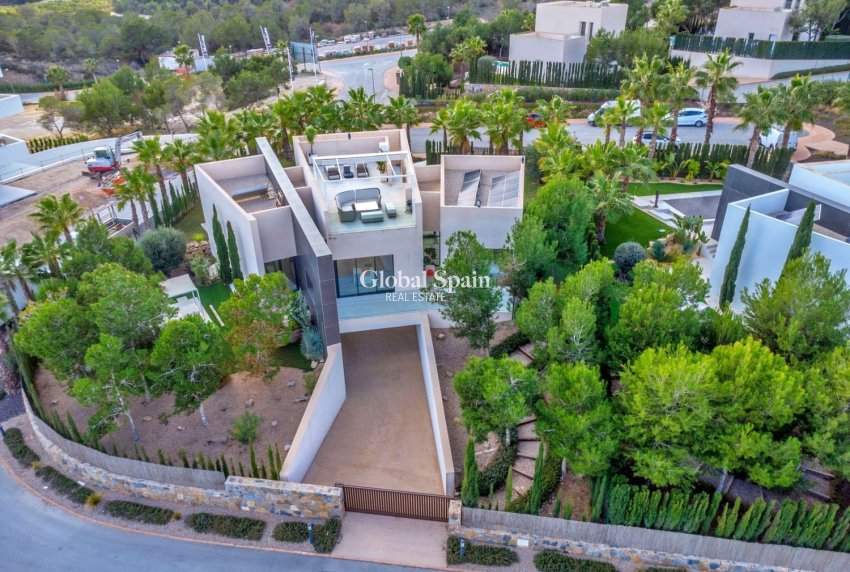 Resale - VILLA -
ORIHUELA - LAS COLINAS GOLF RESORT