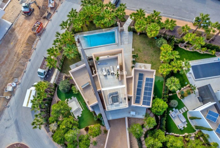 Resale - VILLA -
ORIHUELA - LAS COLINAS GOLF RESORT