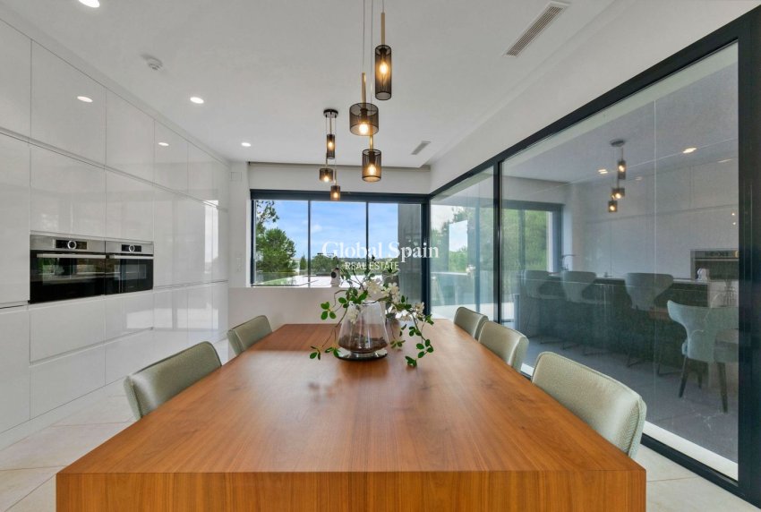 Resale - VILLA -
ORIHUELA - LAS COLINAS GOLF RESORT