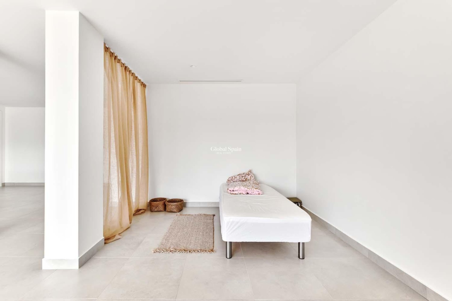 Resale - VILLA -
ORIHUELA - LAS COLINAS GOLF RESORT