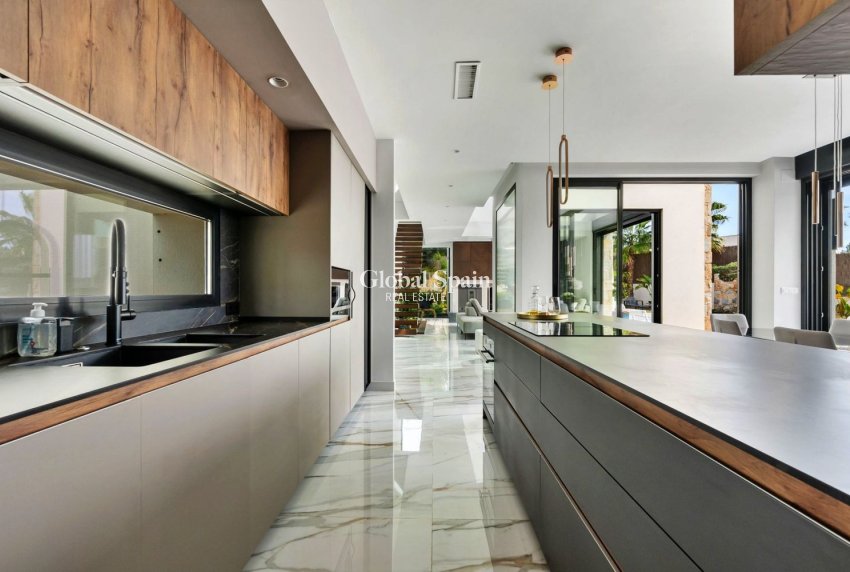 Resale - VILLA -
ORIHUELA - LAS COLINAS GOLF RESORT