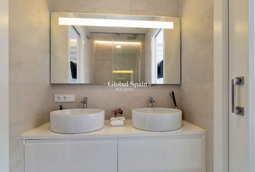 Resale - VILLA -
ORIHUELA - LAS COLINAS GOLF RESORT