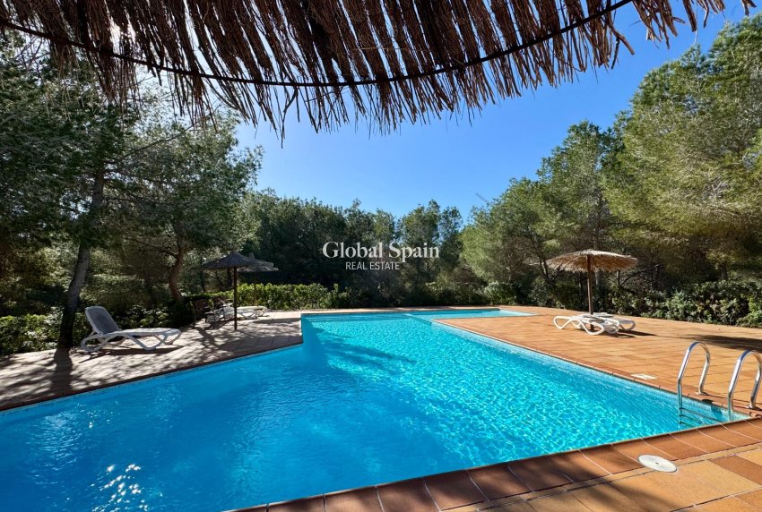 Resale - VILLA -
ORIHUELA - LAS COLINAS GOLF RESORT