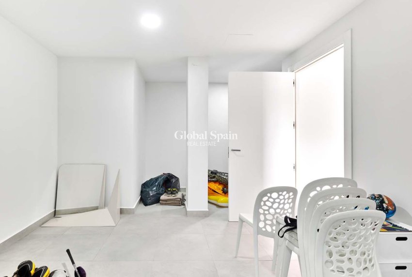 Resale - VILLA -
ORIHUELA - LAS COLINAS GOLF RESORT