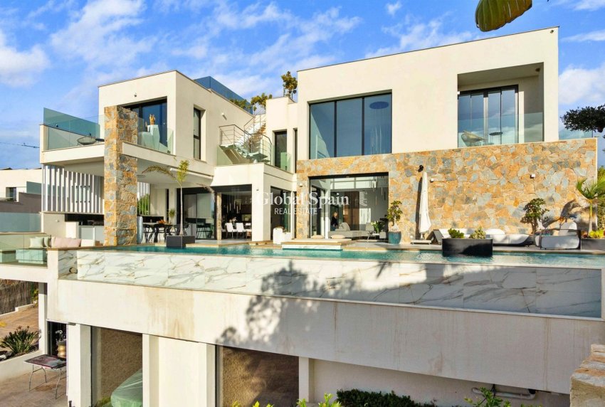 Resale - VILLA -
ORIHUELA - LAS COLINAS GOLF RESORT