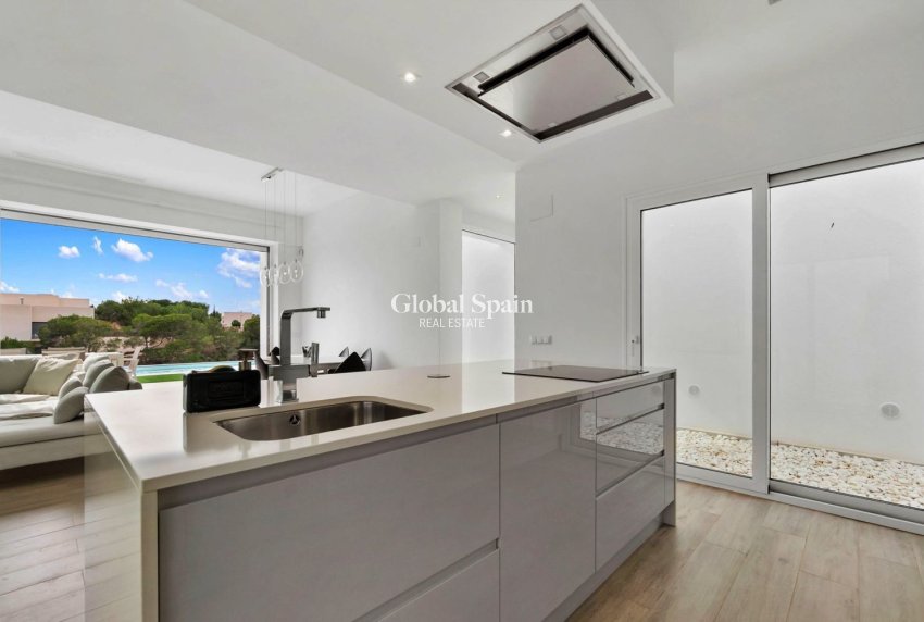 Resale - VILLA -
ORIHUELA - LAS COLINAS GOLF RESORT