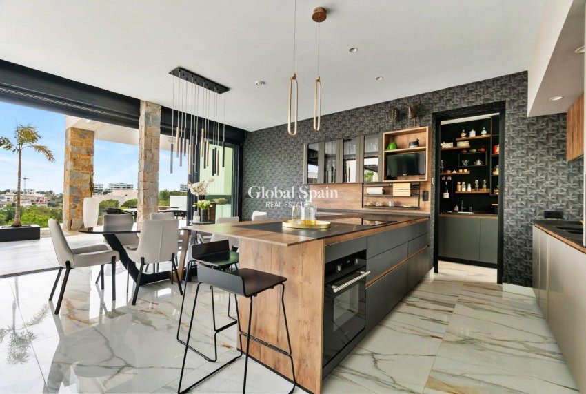 Resale - VILLA -
ORIHUELA - LAS COLINAS GOLF RESORT