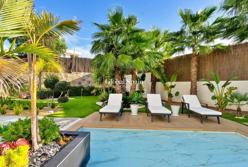 Resale - VILLA -
ORIHUELA - LAS COLINAS GOLF RESORT