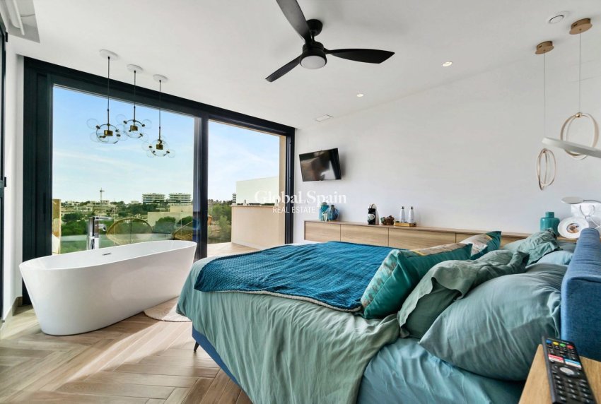 Resale - VILLA -
ORIHUELA - LAS COLINAS GOLF RESORT