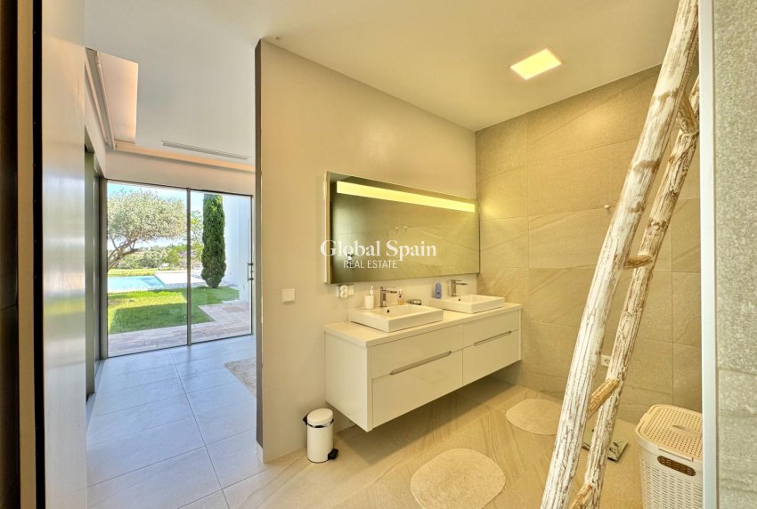Resale - VILLA -
ORIHUELA - LAS COLINAS GOLF RESORT