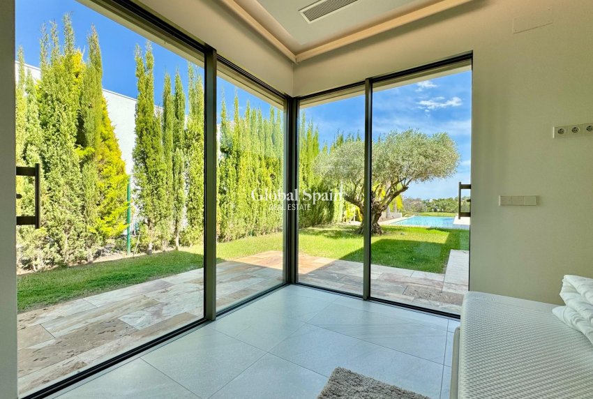 Resale - VILLA -
ORIHUELA - LAS COLINAS GOLF RESORT