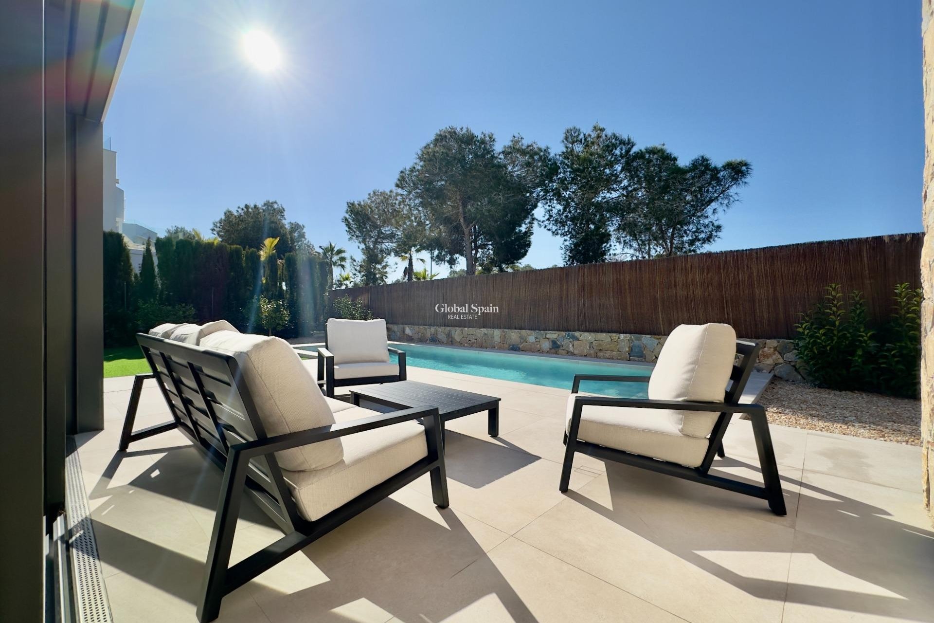 Resale - VILLA -
ORIHUELA - Las Colinas Golf