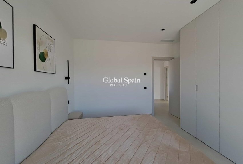 Resale - VILLA -
ORIHUELA - Las Colinas Golf