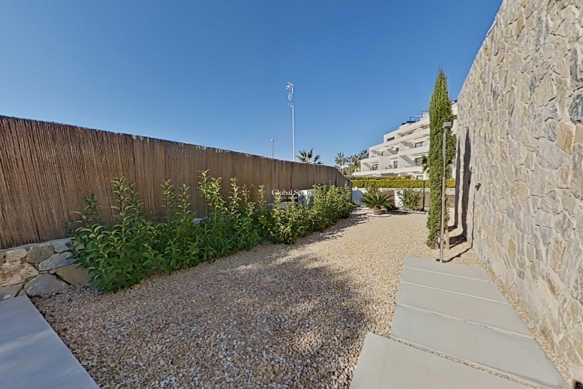 Resale - VILLA -
ORIHUELA - Las Colinas Golf