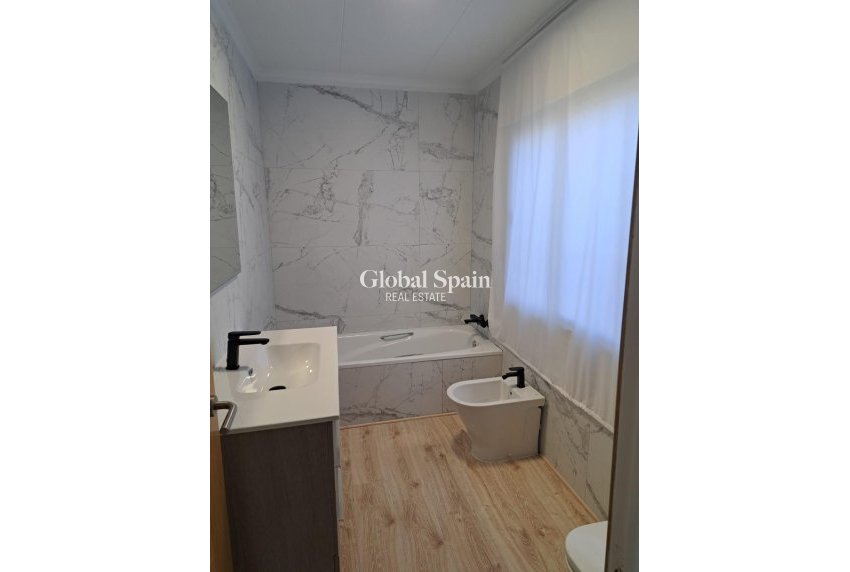 Resale - VILLA -
ORIHUELA - Los Huertos