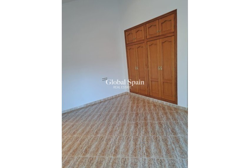 Resale - VILLA -
ORIHUELA - Los Huertos