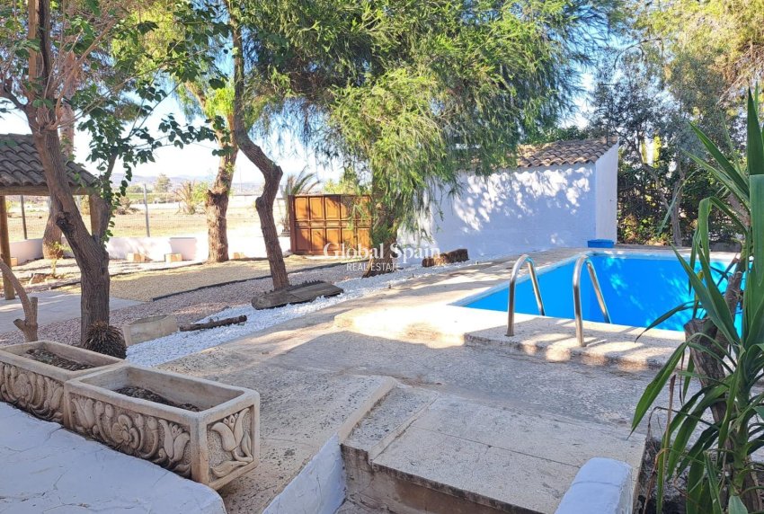 Resale - VILLA -
ORIHUELA - Los Huertos