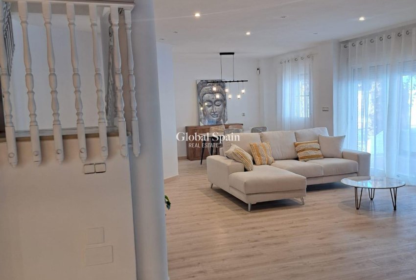 Resale - VILLA -
ORIHUELA - Los Huertos