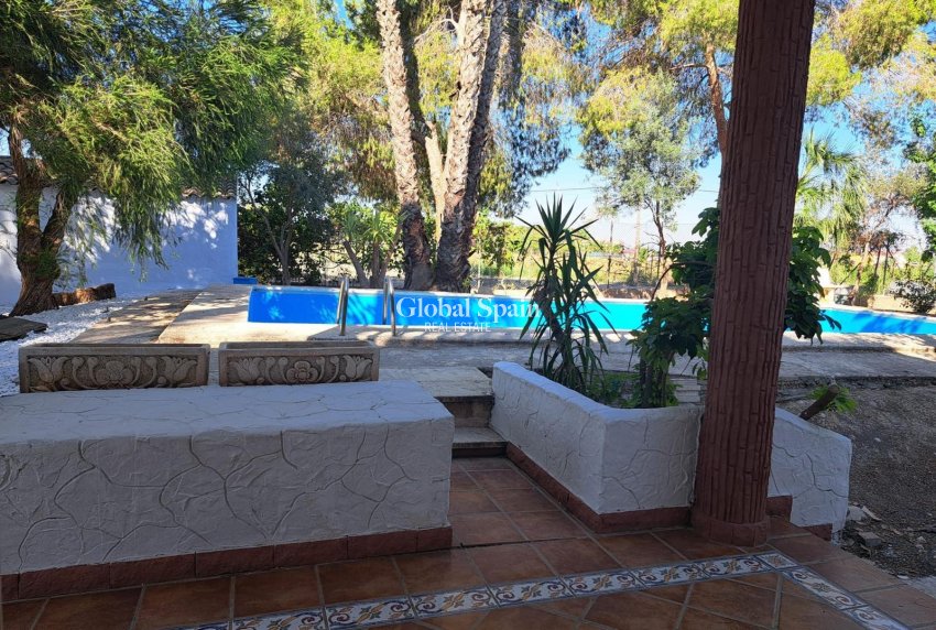 Resale - VILLA -
ORIHUELA - Los Huertos