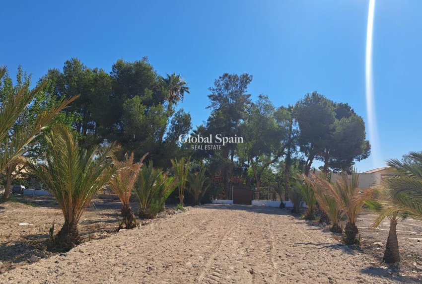 Resale - VILLA -
ORIHUELA - Los Huertos