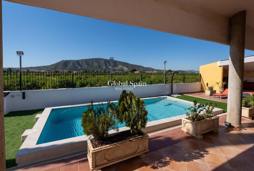 Resale - VILLA -
ORIHUELA - Orihuela Ciudad