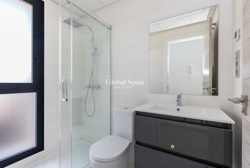 Resale - VILLA -
ORIHUELA - Orihuela Costa