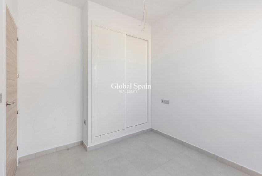 Resale - VILLA -
ORIHUELA - Orihuela Costa