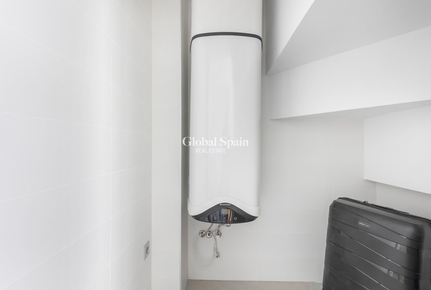 Resale - VILLA -
ORIHUELA - Orihuela Costa