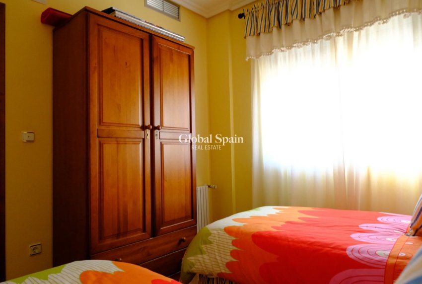 Resale - Villa -
ORIHUELA - Orihuela