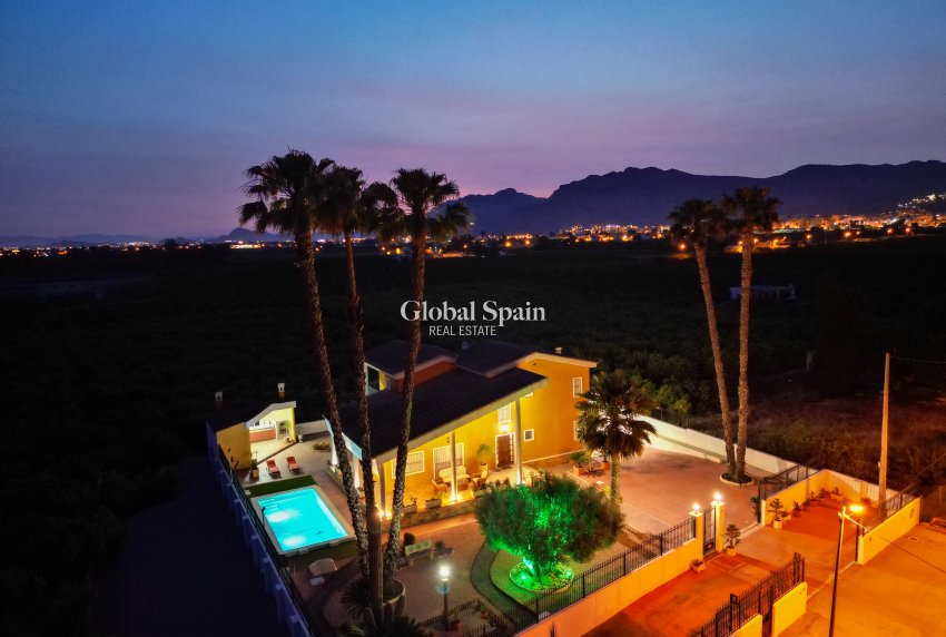 Resale - Villa -
ORIHUELA - Orihuela