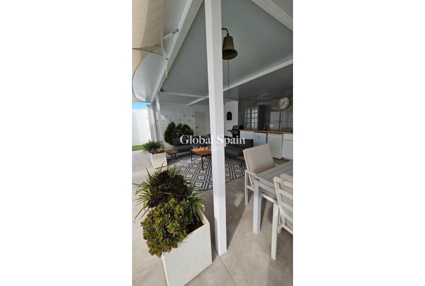 Resale - VILLA -
ORIHUELA - Urb. Montepinar