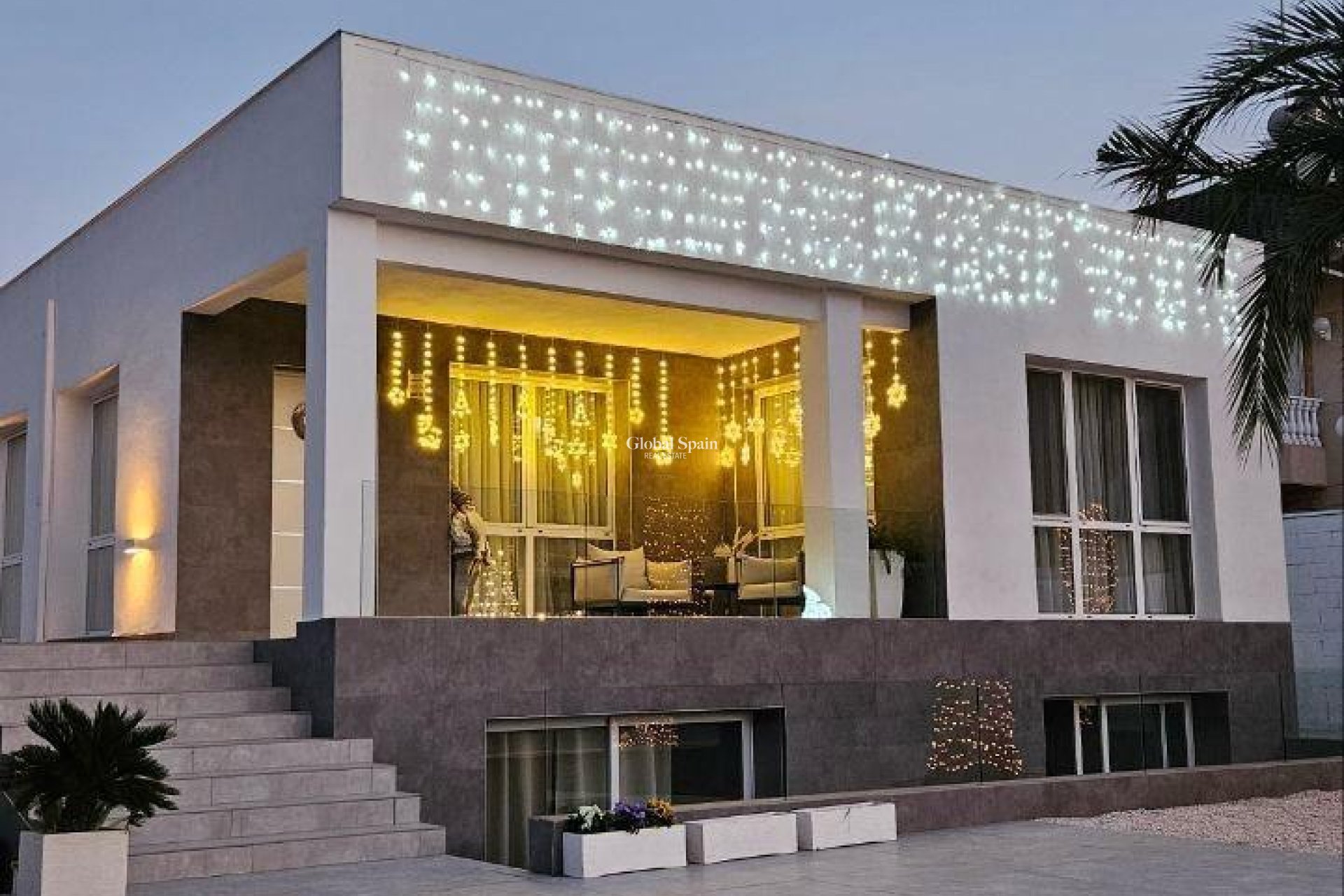 Resale - VILLA -
ORIHUELA - Urb. Montepinar