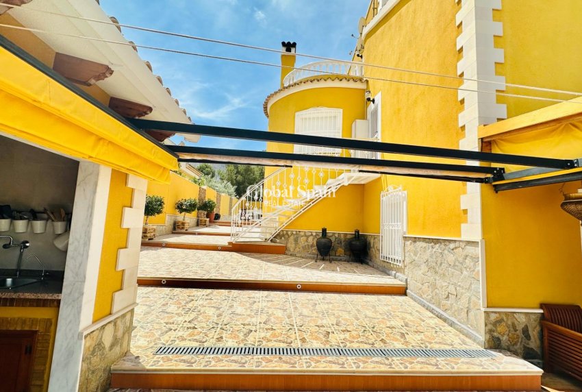 Resale - VILLA -
ORIHUELA - Urb. Montepinar