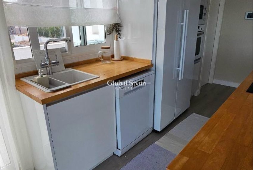 Resale - VILLA -
ORIHUELA - Urb. Montepinar