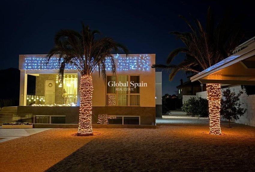 Resale - VILLA -
ORIHUELA - Urb. Montepinar