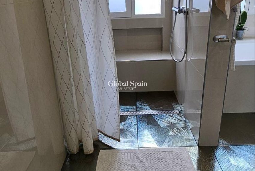 Resale - VILLA -
ORIHUELA - Urb. Montepinar